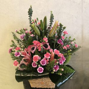 Bó hoa mix Cẩm Chướng Ly là món quà tuyệt vời dành cho bố mẹ nhân ngày 28/6