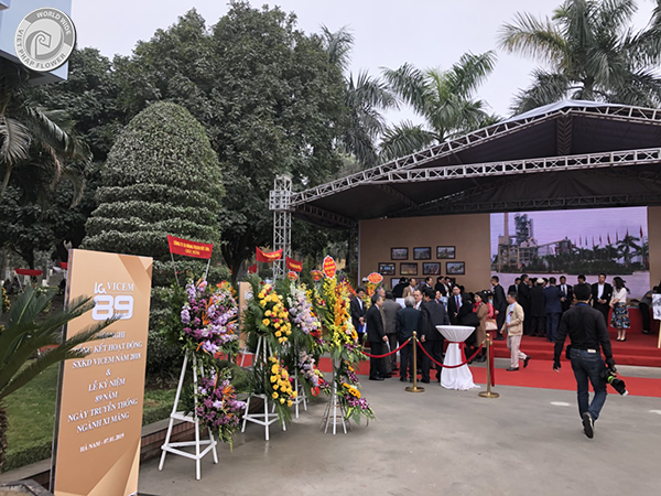 Hoa Việt Pháp làm thảm hoa trang trí sự kiện VICEM kỷ niệm 89 năm ngày truyền thống ngành Xi măng 