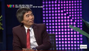 Tre, gốm và những vật dụng thuần Việt trong nghệ thuật cắm hoa sang - sành