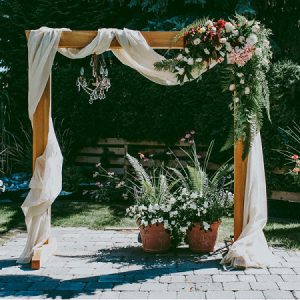 Những mẫu cổng hoa ấn tượng nhất mùa cưới 2019