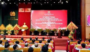 Hoa Việt Pháp thiết kế & thi công thảm hoa Lễ mừng Công an TP Hà Nội